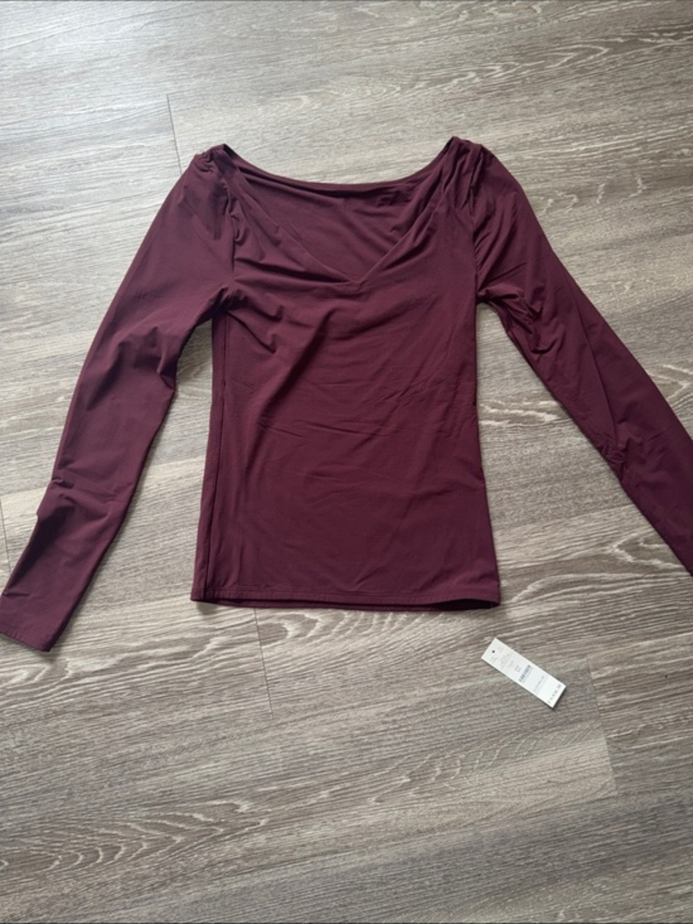 White House Black Market Long Sleeve Scoop Neck Top in Burgundy Plum